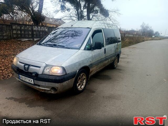 Серый Пежо Эксперт груз.-пасс., объемом двигателя 2 л и пробегом 319 тыс. км за 2800 $, фото 2 на Automoto.ua
