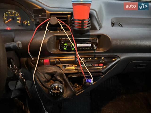 Синий Пежо Эксперт груз.-пасс., объемом двигателя 1.87 л и пробегом 476 тыс. км за 2150 $, фото 14 на Automoto.ua