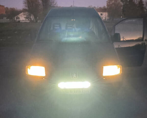 Синий Пежо Эксперт груз.-пасс., объемом двигателя 1.87 л и пробегом 476 тыс. км за 2150 $, фото 28 на Automoto.ua