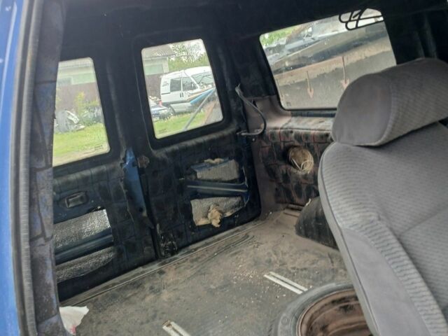 Синий Пежо Эксперт груз.-пасс., объемом двигателя 2 л и пробегом 517 тыс. км за 2500 $, фото 5 на Automoto.ua