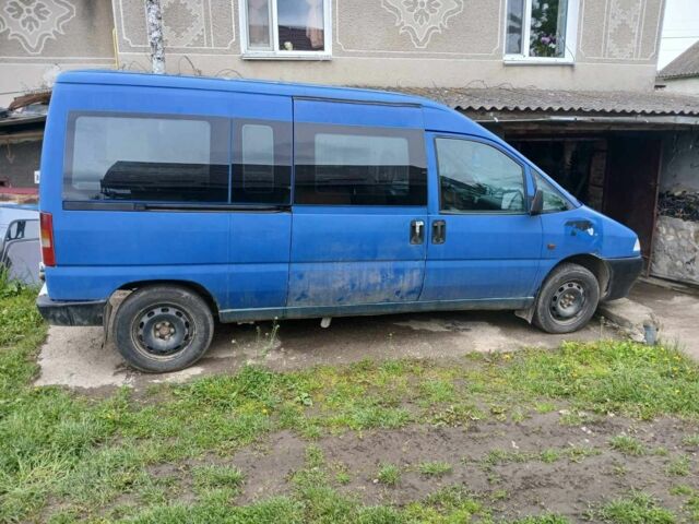 Синий Пежо Эксперт груз.-пасс., объемом двигателя 2 л и пробегом 517 тыс. км за 2500 $, фото 2 на Automoto.ua