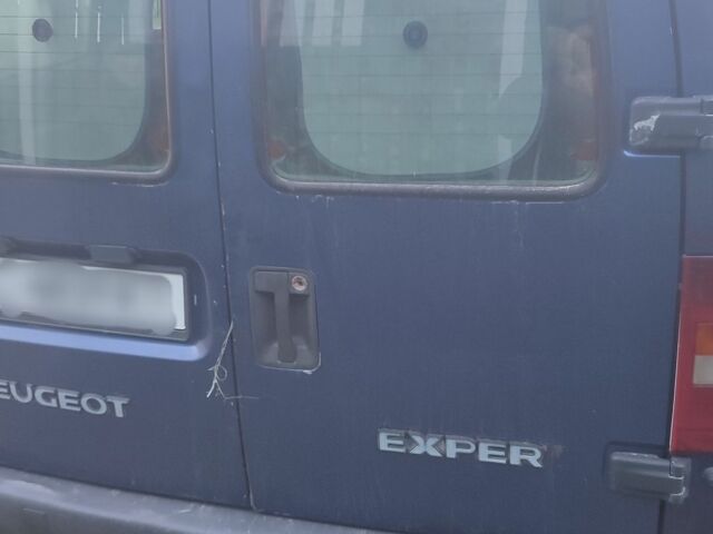 Синий Пежо Эксперт груз.-пасс., объемом двигателя 2 л и пробегом 430 тыс. км за 2900 $, фото 1 на Automoto.ua