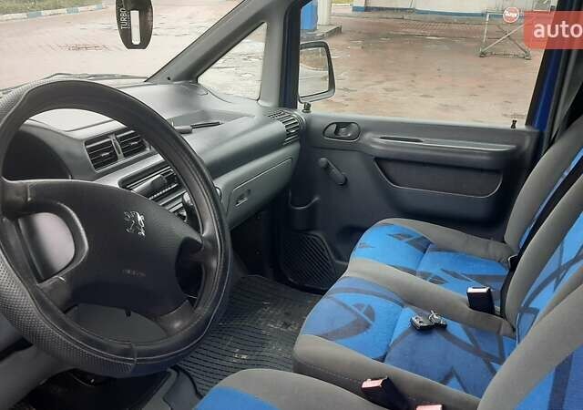 Синий Пежо Эксперт груз.-пасс., объемом двигателя 1.9 л и пробегом 273 тыс. км за 4200 $, фото 5 на Automoto.ua
