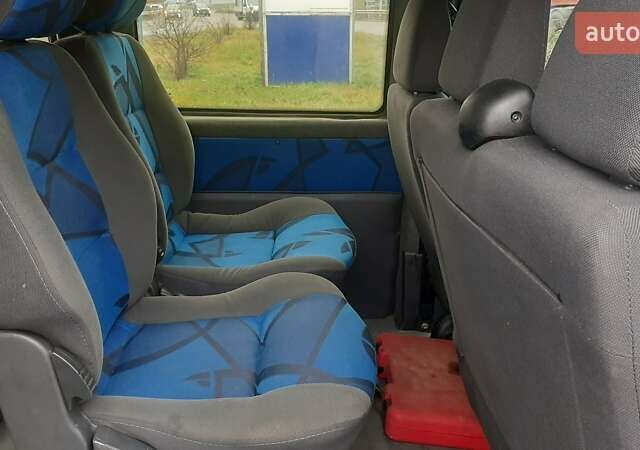 Синий Пежо Эксперт груз.-пасс., объемом двигателя 1.9 л и пробегом 273 тыс. км за 4200 $, фото 2 на Automoto.ua