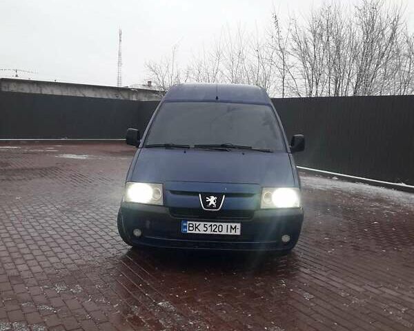 Синий Пежо Эксперт груз.-пасс., объемом двигателя 2 л и пробегом 334 тыс. км за 3700 $, фото 1 на Automoto.ua