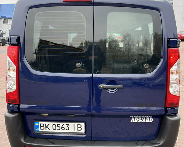 Синий Пежо Эксперт груз.-пасс., объемом двигателя 2 л и пробегом 396 тыс. км за 6750 $, фото 10 на Automoto.ua