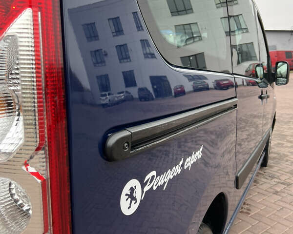 Синий Пежо Эксперт груз.-пасс., объемом двигателя 2 л и пробегом 396 тыс. км за 6750 $, фото 23 на Automoto.ua