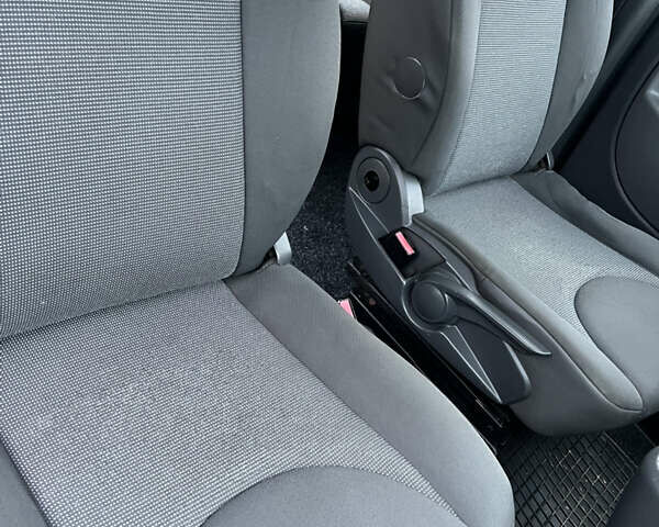 Синій Пежо Експерт вант.-пас., об'ємом двигуна 2 л та пробігом 396 тис. км за 6350 $, фото 29 на Automoto.ua