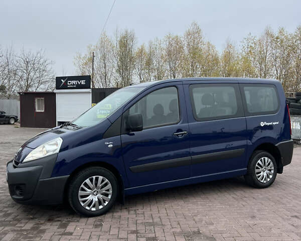 Синий Пежо Эксперт груз.-пасс., объемом двигателя 2 л и пробегом 396 тыс. км за 6750 $, фото 4 на Automoto.ua