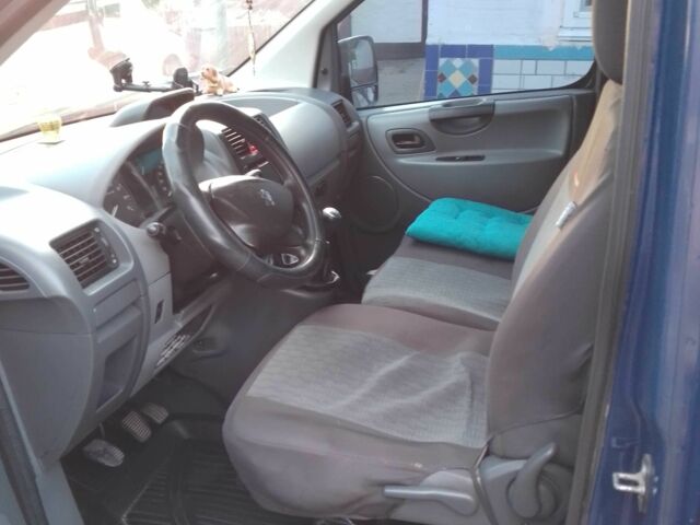 Синий Пежо Эксперт груз.-пасс., объемом двигателя 0 л и пробегом 300 тыс. км за 6200 $, фото 1 на Automoto.ua