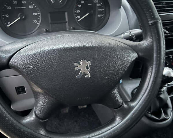 Синий Пежо Эксперт груз.-пасс., объемом двигателя 2 л и пробегом 396 тыс. км за 6750 $, фото 36 на Automoto.ua