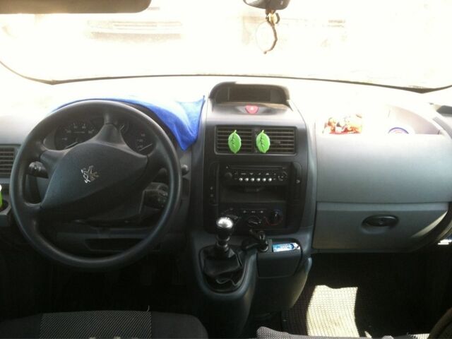 Синій Пежо Експерт вант.-пас., об'ємом двигуна 2 л та пробігом 480 тис. км за 6399 $, фото 10 на Automoto.ua