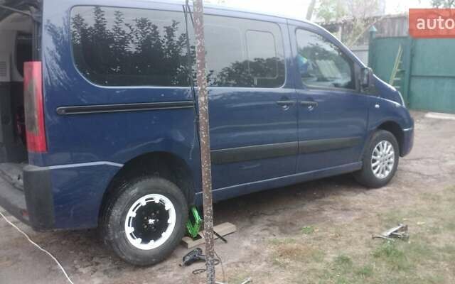 Синий Пежо Эксперт груз.-пасс., объемом двигателя 1.56 л и пробегом 278 тыс. км за 7000 $, фото 4 на Automoto.ua