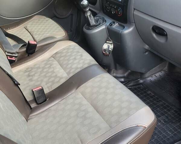 Синий Пежо Эксперт груз.-пасс., объемом двигателя 2 л и пробегом 280 тыс. км за 7200 $, фото 32 на Automoto.ua