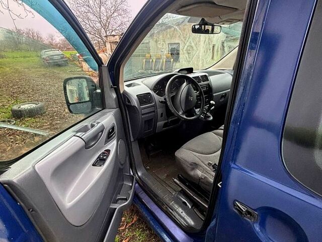 Синий Пежо Эксперт груз.-пасс., объемом двигателя 1.6 л и пробегом 300 тыс. км за 4000 $, фото 3 на Automoto.ua