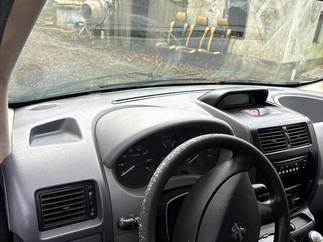 Синий Пежо Эксперт груз.-пасс., объемом двигателя 1.6 л и пробегом 300 тыс. км за 4000 $, фото 2 на Automoto.ua