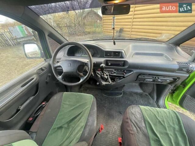 Зеленый Пежо Эксперт груз.-пасс., объемом двигателя 1.9 л и пробегом 355 тыс. км за 2800 $, фото 3 на Automoto.ua
