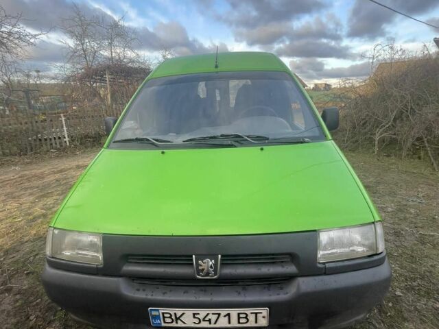 Зеленый Пежо Эксперт груз.-пасс., объемом двигателя 1.9 л и пробегом 355 тыс. км за 2800 $, фото 1 на Automoto.ua