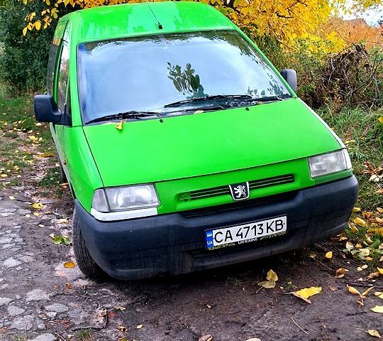 Зелений Пежо Експерт вант.-пас., об'ємом двигуна 1.9 л та пробігом 341 тис. км за 2750 $, фото 2 на Automoto.ua