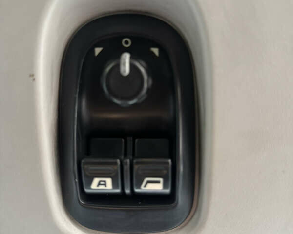 Зеленый Пежо Эксперт груз.-пасс., объемом двигателя 1.87 л и пробегом 380 тыс. км за 3250 $, фото 24 на Automoto.ua