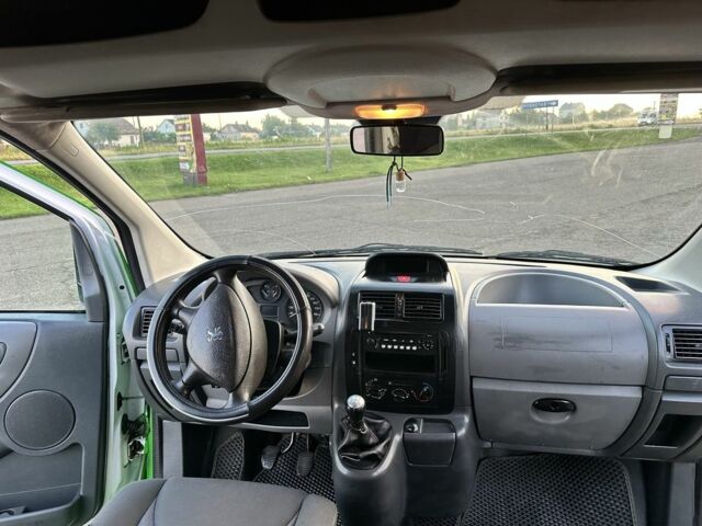 Зеленый Пежо Эксперт груз.-пасс., объемом двигателя 1.6 л и пробегом 390 тыс. км за 4400 $, фото 8 на Automoto.ua