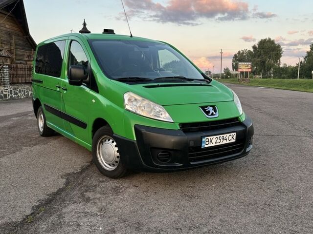 Зеленый Пежо Эксперт груз.-пасс., объемом двигателя 1.6 л и пробегом 390 тыс. км за 4400 $, фото 1 на Automoto.ua