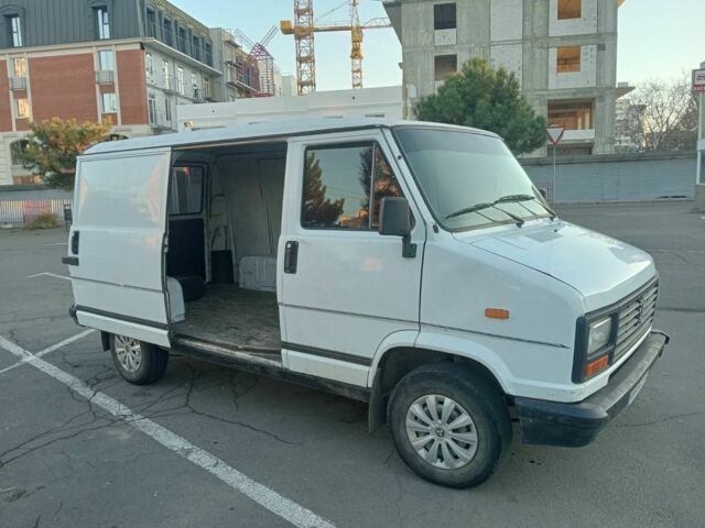 Белый Пежо Джей 5, объемом двигателя 2.5 л и пробегом 175 тыс. км за 2700 $, фото 4 на Automoto.ua