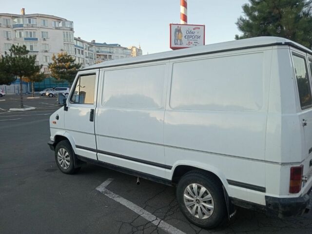 Белый Пежо Джей 5, объемом двигателя 2.5 л и пробегом 175 тыс. км за 2700 $, фото 2 на Automoto.ua