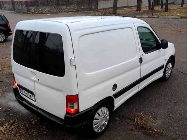 Білий Пежо Партнер вант.-пас., об'ємом двигуна 1.4 л та пробігом 300 тис. км за 1650 $, фото 1 на Automoto.ua