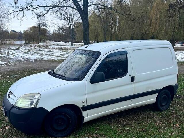 Білий Пежо Партнер вант.-пас., об'ємом двигуна 1.6 л та пробігом 439 тис. км за 2500 $, фото 1 на Automoto.ua