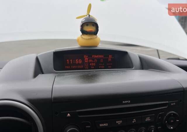 Белый Пежо Партнер груз.-пасс., объемом двигателя 1.6 л и пробегом 270 тыс. км за 8599 $, фото 10 на Automoto.ua