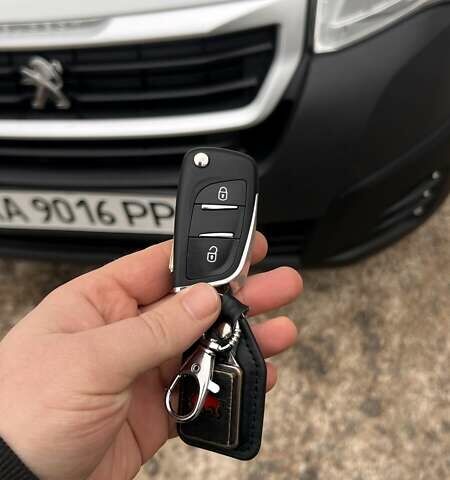 Белый Пежо Партнер груз.-пасс., объемом двигателя 1.6 л и пробегом 270 тыс. км за 8599 $, фото 20 на Automoto.ua