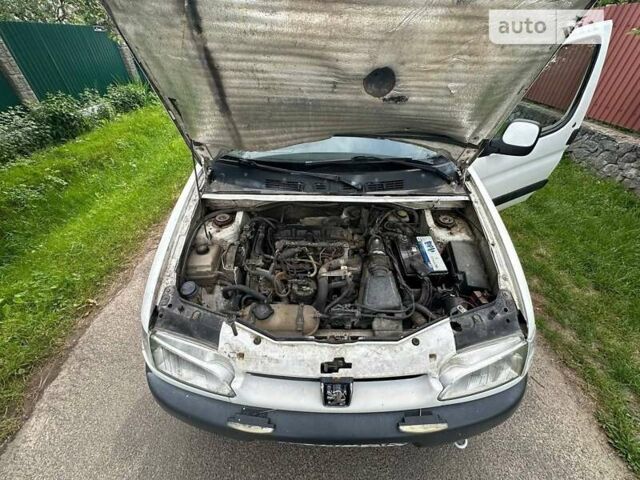 Білий Пежо Партнер вант.-пас., об'ємом двигуна 1.87 л та пробігом 300 тис. км за 1950 $, фото 14 на Automoto.ua