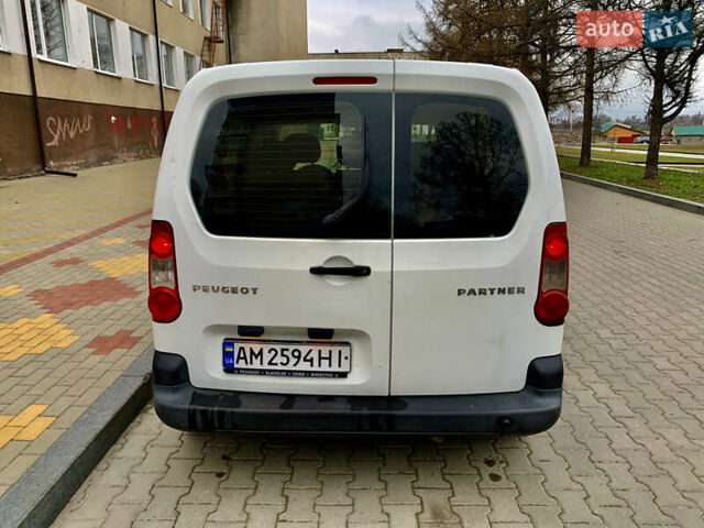 Белый Пежо Партнер груз.-пасс., объемом двигателя 1.6 л и пробегом 240 тыс. км за 5200 $, фото 3 на Automoto.ua