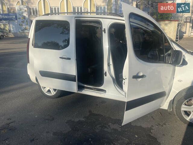 Білий Пежо Партнер вант.-пас., об'ємом двигуна 1.6 л та пробігом 220 тис. км за 8100 $, фото 9 на Automoto.ua