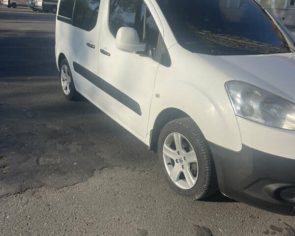 Білий Пежо Партнер вант.-пас., об'ємом двигуна 1.6 л та пробігом 220 тис. км за 8100 $, фото 5 на Automoto.ua