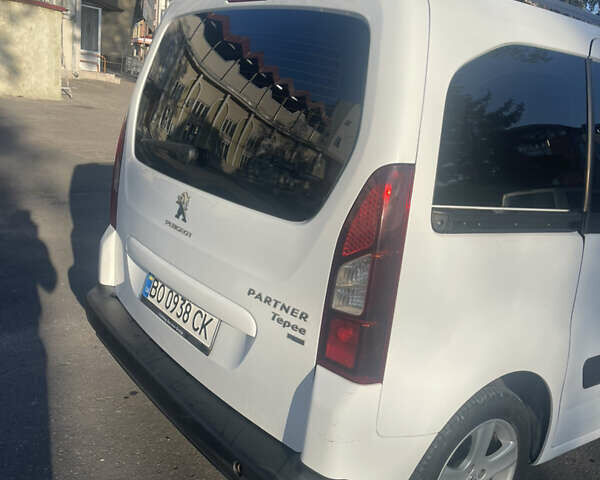 Білий Пежо Партнер вант.-пас., об'ємом двигуна 1.6 л та пробігом 220 тис. км за 8100 $, фото 3 на Automoto.ua