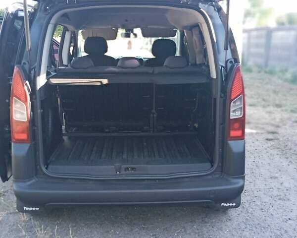 Чорний Пежо Партнер вант.-пас., об'ємом двигуна 1.56 л та пробігом 181 тис. км за 8500 $, фото 3 на Automoto.ua