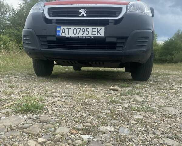 Червоний Пежо Партнер вант.-пас., об'ємом двигуна 1.56 л та пробігом 189 тис. км за 8100 $, фото 2 на Automoto.ua