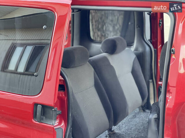 Красный Пежо Партнер груз.-пасс., объемом двигателя 2 л и пробегом 284 тыс. км за 3150 $, фото 48 на Automoto.ua