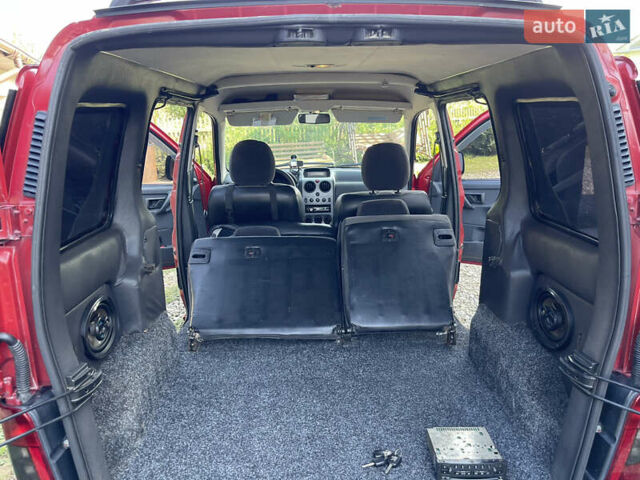 Красный Пежо Партнер груз.-пасс., объемом двигателя 2 л и пробегом 284 тыс. км за 3150 $, фото 41 на Automoto.ua