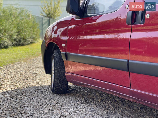 Красный Пежо Партнер груз.-пасс., объемом двигателя 2 л и пробегом 284 тыс. км за 3150 $, фото 17 на Automoto.ua