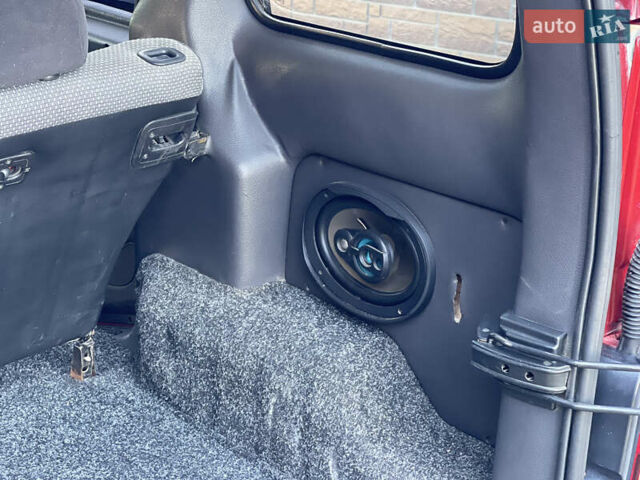 Красный Пежо Партнер груз.-пасс., объемом двигателя 2 л и пробегом 284 тыс. км за 3150 $, фото 50 на Automoto.ua