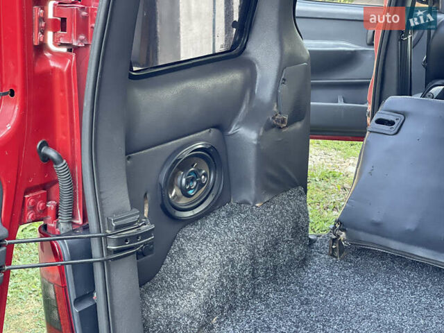 Красный Пежо Партнер груз.-пасс., объемом двигателя 2 л и пробегом 284 тыс. км за 3150 $, фото 44 на Automoto.ua