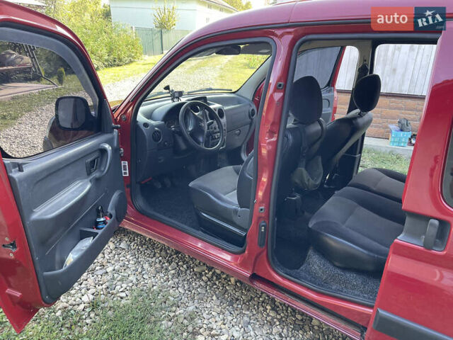 Красный Пежо Партнер груз.-пасс., объемом двигателя 2 л и пробегом 284 тыс. км за 3150 $, фото 36 на Automoto.ua