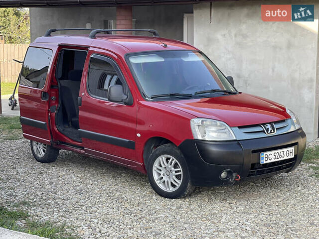 Красный Пежо Партнер груз.-пасс., объемом двигателя 2 л и пробегом 284 тыс. км за 3150 $, фото 1 на Automoto.ua