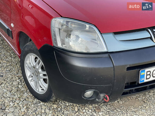 Красный Пежо Партнер груз.-пасс., объемом двигателя 2 л и пробегом 284 тыс. км за 3150 $, фото 25 на Automoto.ua