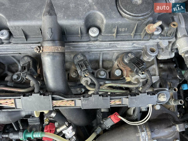 Красный Пежо Партнер груз.-пасс., объемом двигателя 2 л и пробегом 284 тыс. км за 3150 $, фото 56 на Automoto.ua