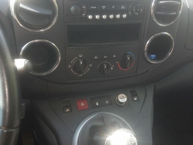 Пежо Партнер груз.-пасс. 2008 в Александрие на Automoto.ua Серый Пежо Партнер груз.-пасс., объемом двигателя 1.6 л и пробегом 211 тыс. км за 7400 $, фото 17 на Automoto.ua