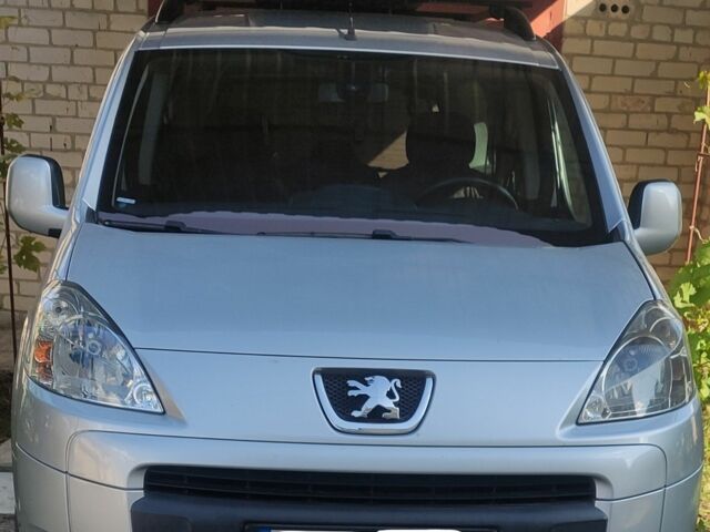 Пежо Партнер груз.-пасс. 2008 в Александрие на Automoto.ua Серый Пежо Партнер груз.-пасс., объемом двигателя 1.6 л и пробегом 211 тыс. км за 7400 $, фото 1 на Automoto.ua
